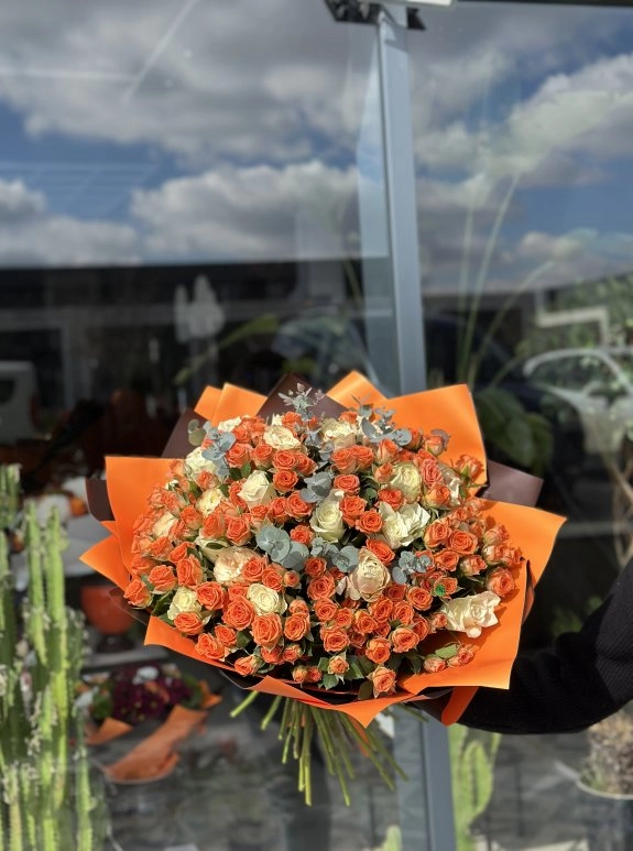 Golden Sunset 51 Spray Roses