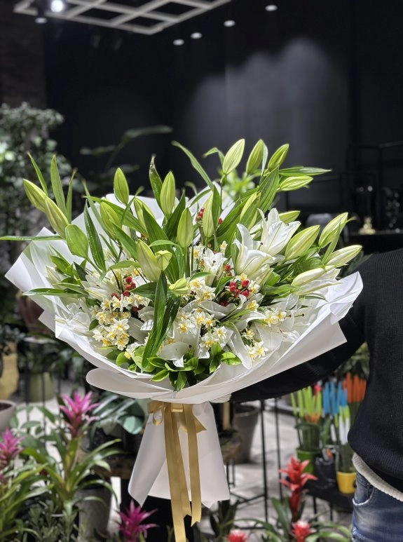 Lily Elegance Bouquet