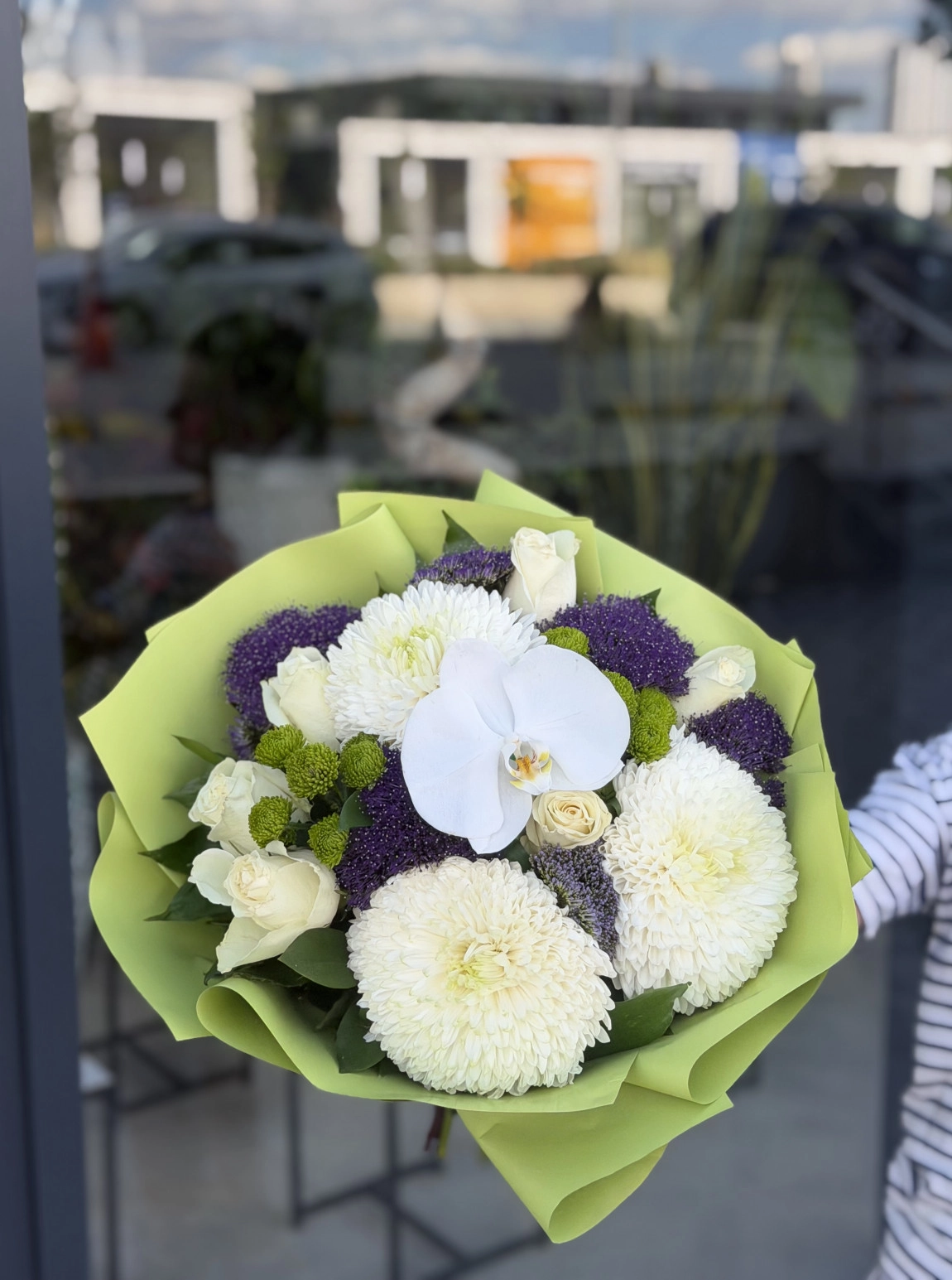 White Anastasia Bouquet